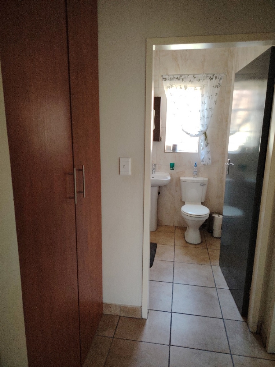 To Let 3 Bedroom Property for Rent in Waterkloof North West